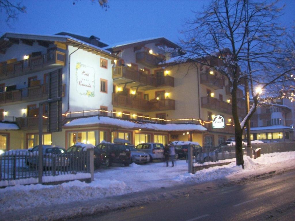 Hotel Canada Pinzolo Bagian luar foto