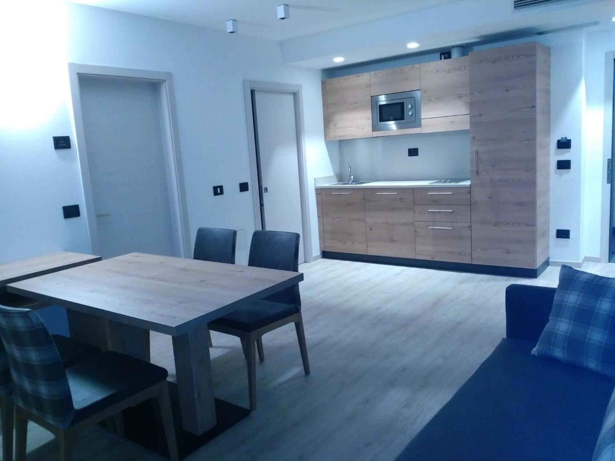 Hotel Canada Pinzolo Bagian luar foto